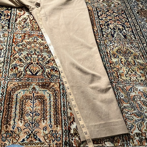 Size 6 Banana Sloan pants. - Picture 11 of 12